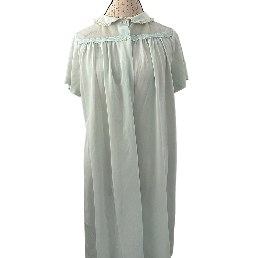 Vintage button up robe size large